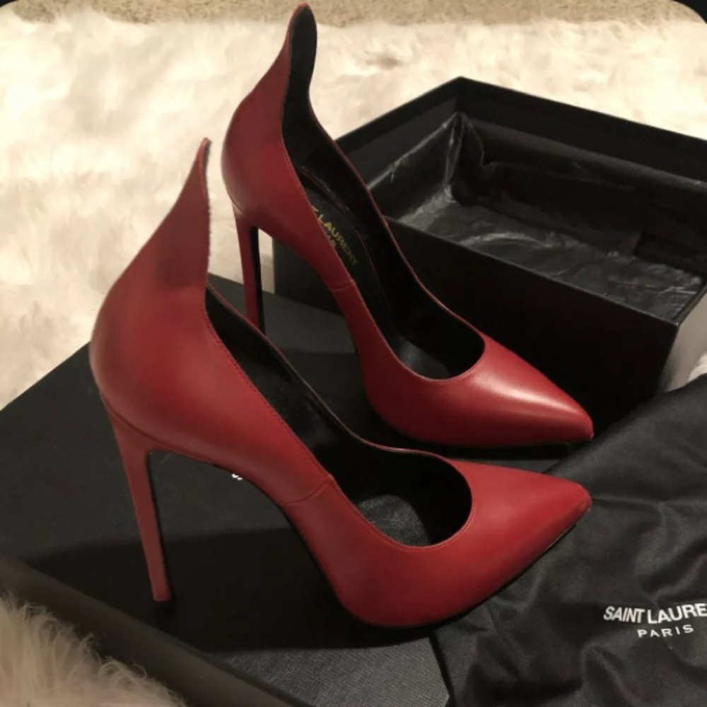 SAINT LAURENT Sculpted Red leather pumps - Size 37 (US 7)